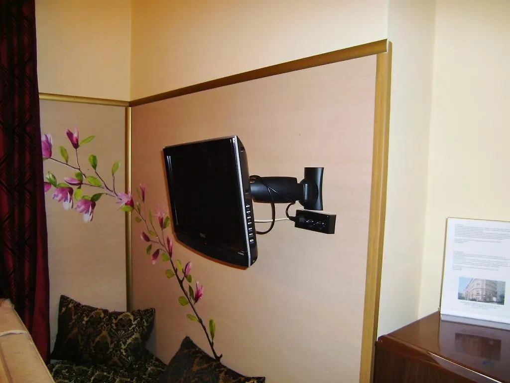 Pension Mozart - Newly Renovated ウィーン ゲストハウス