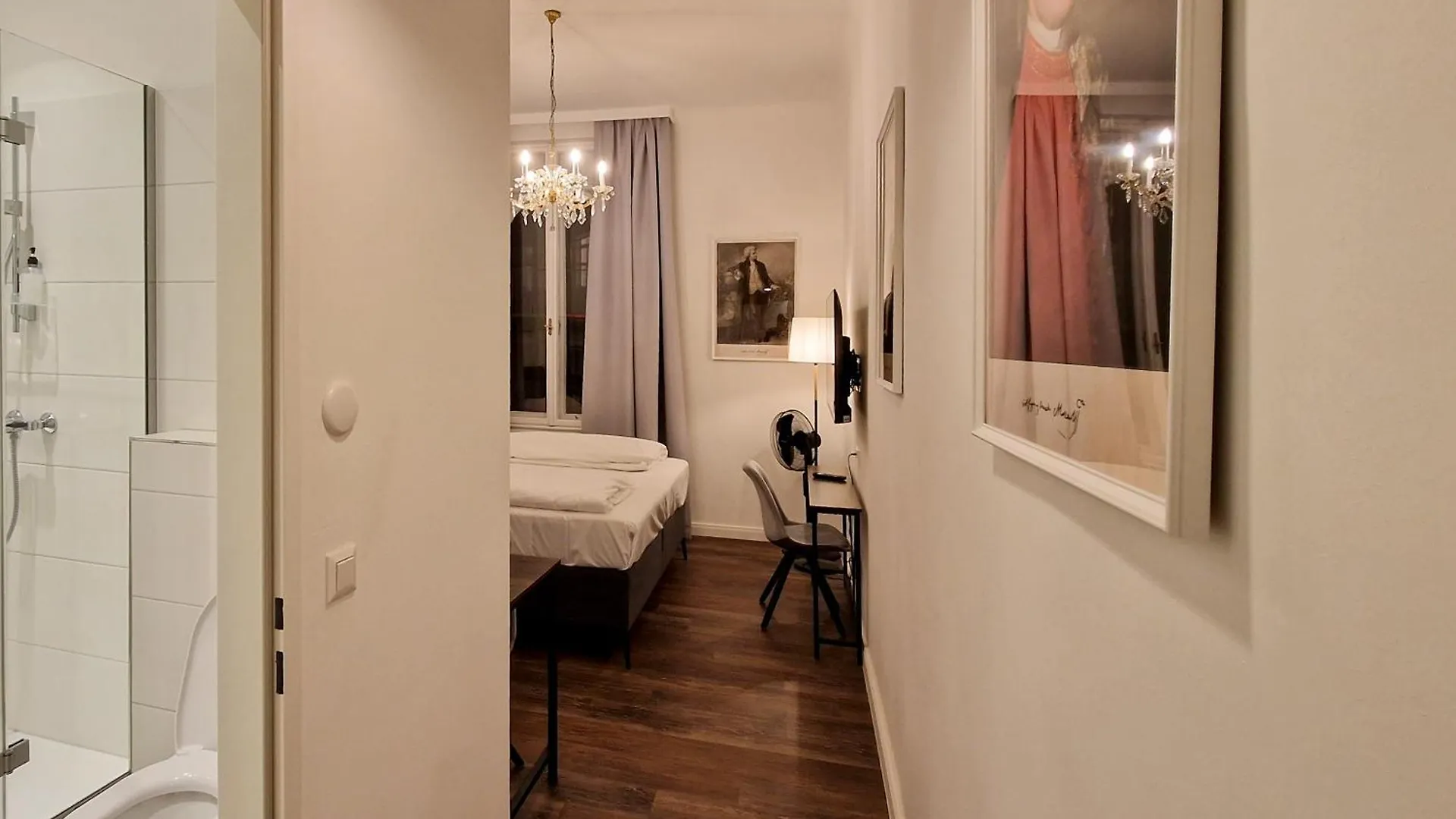 Pension Mozart - Newly Renovated ウィーン ゲストハウス