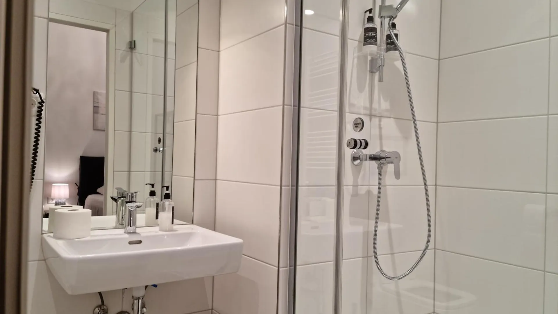 Pension Mozart - Newly Renovated ウィーン 0*,  オーストリア